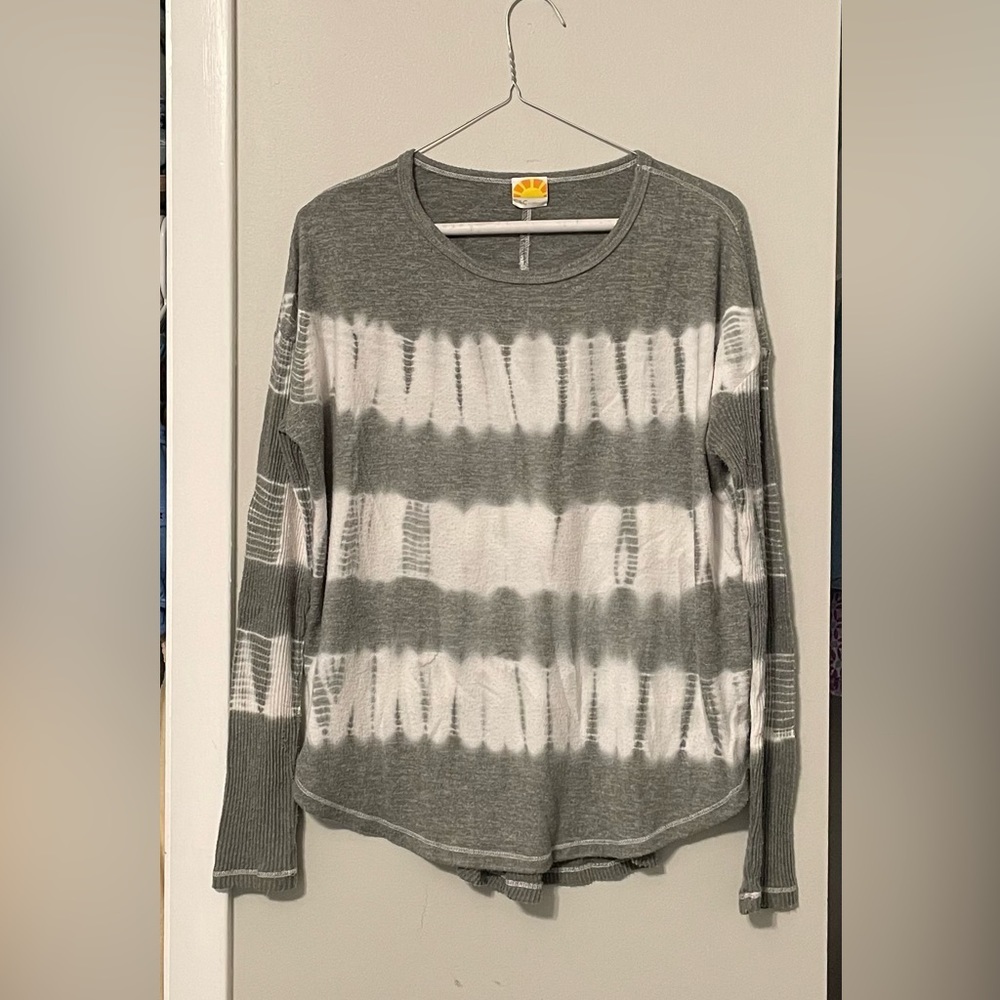 C&C California top, green and white tie die pattern, size Small